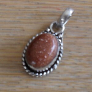 Hanger Goudsteen bruin