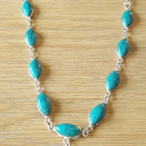 Ketting Howliet gekleurd blauw